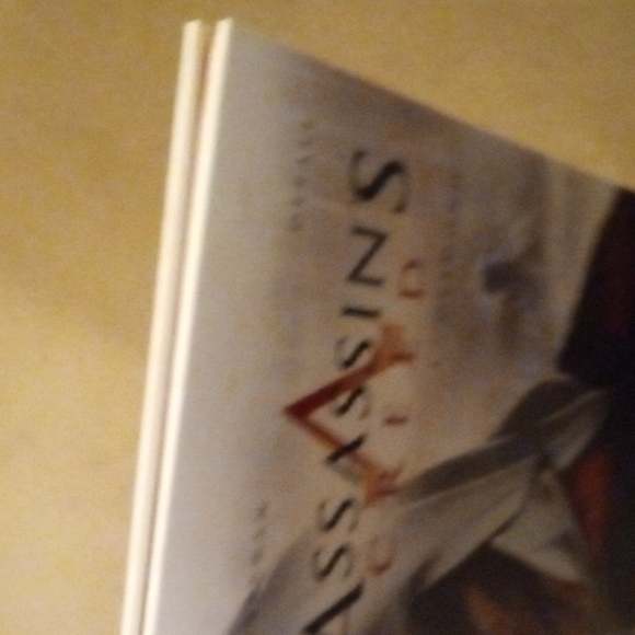 Hard Cover Titan Books; Assassin's Creed:Desmond - Picture 5 of 8